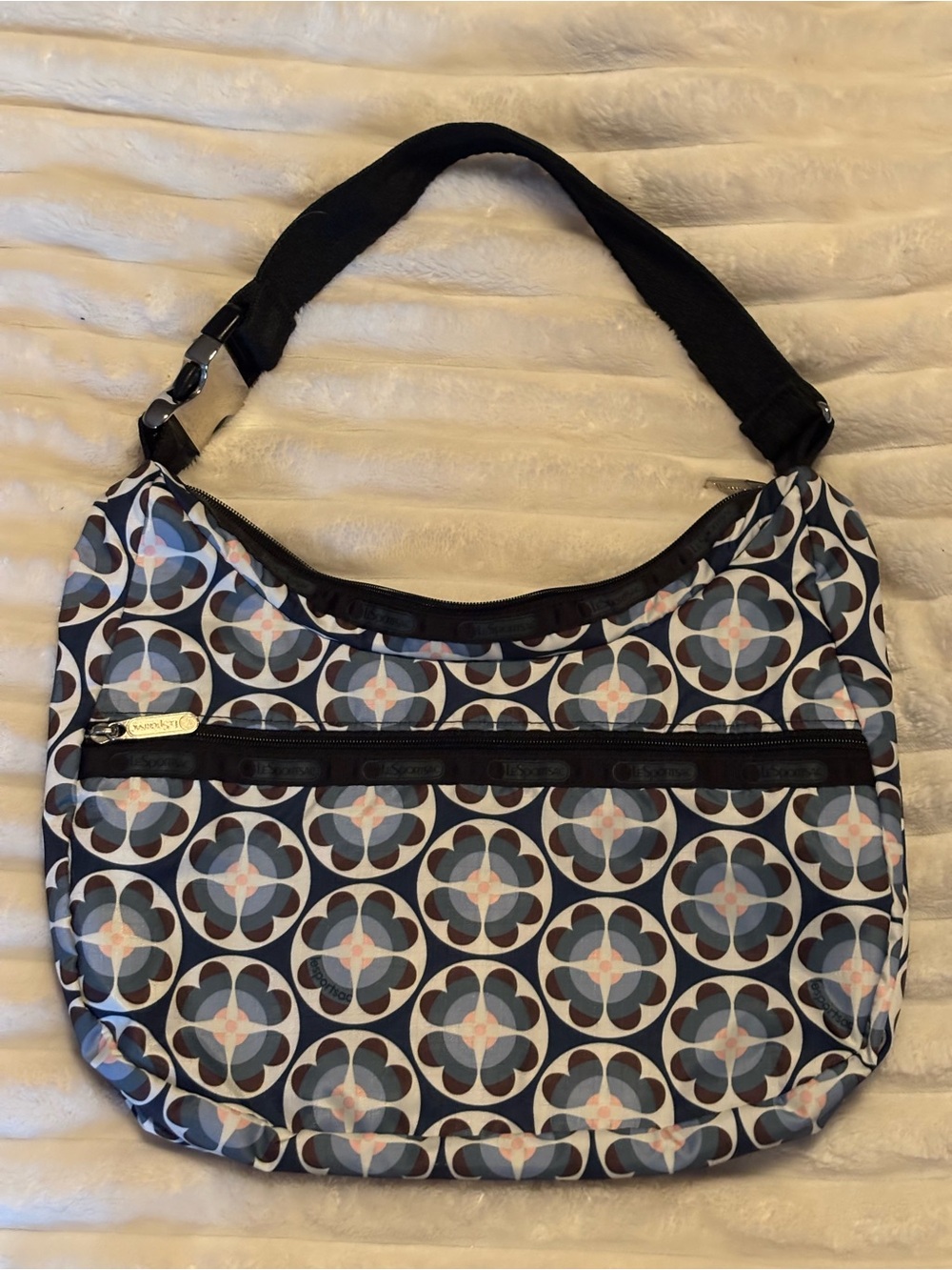 LESPORTSAC Geometric Print Hobo Bag in Navy and Cream
